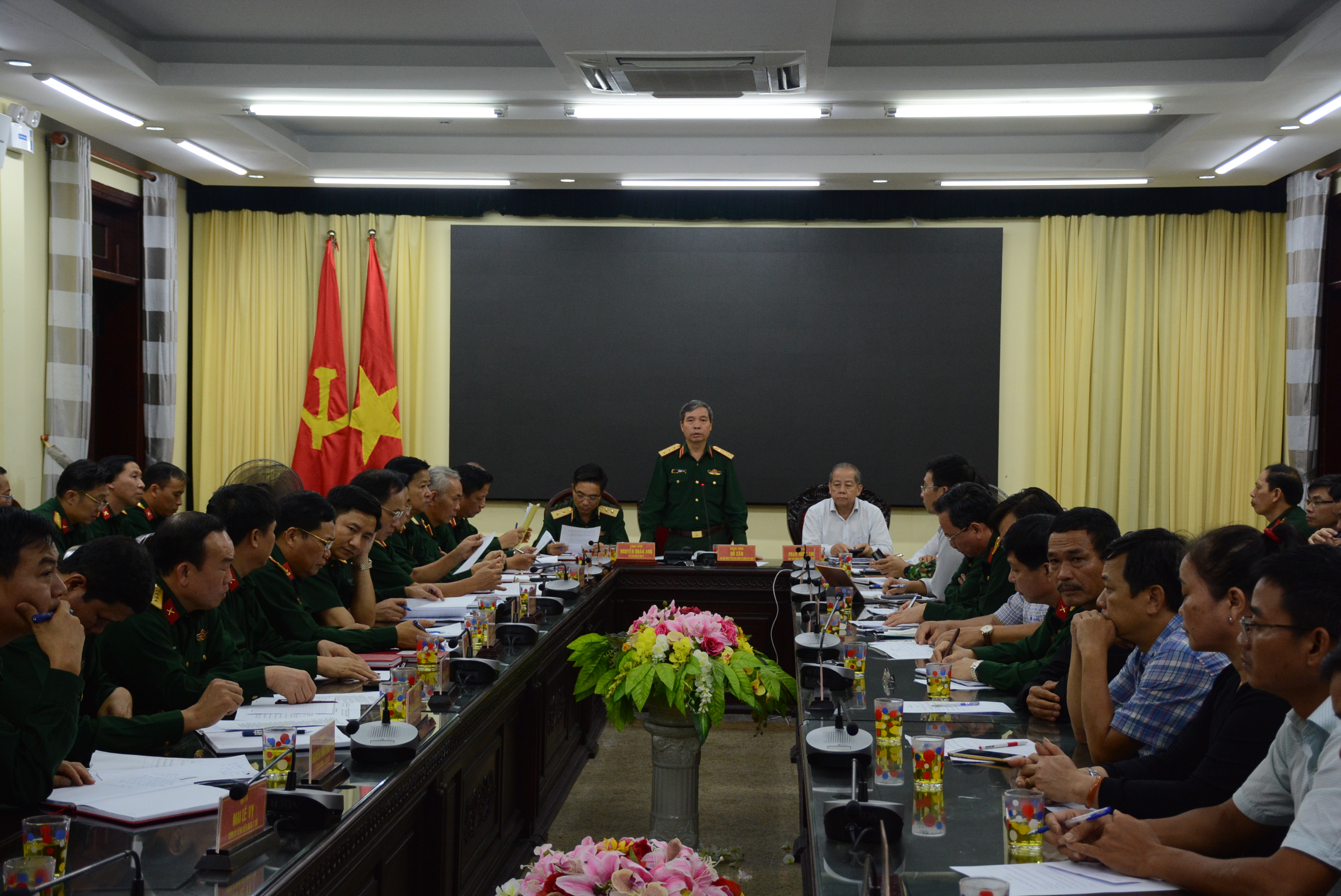 Thống nhất kế hoạch tổ chức tang lễ 13 cán bộ hy sinh